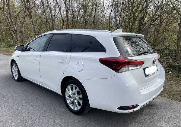 Toyota Auris cena 52000 przebieg: 150000, rok produkcji 2018 z Zielonka małe 67